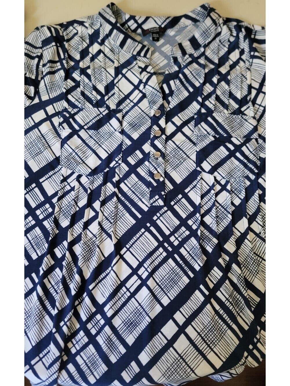 Cocomo Woman 2X Blouse Navy White Geometric Print Roll Tab Sleeve Plus Size